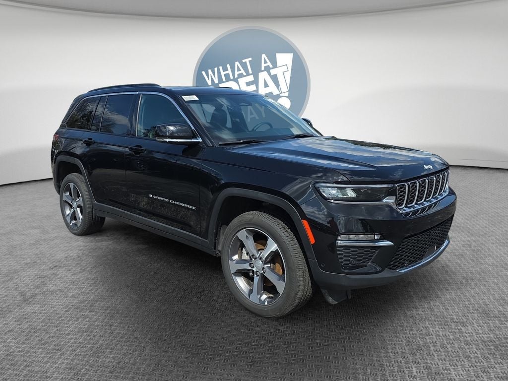 2025 Jeep Grand Cherokee Limited in Diamond Black Crystal Pearlcoat — front three-quarter view